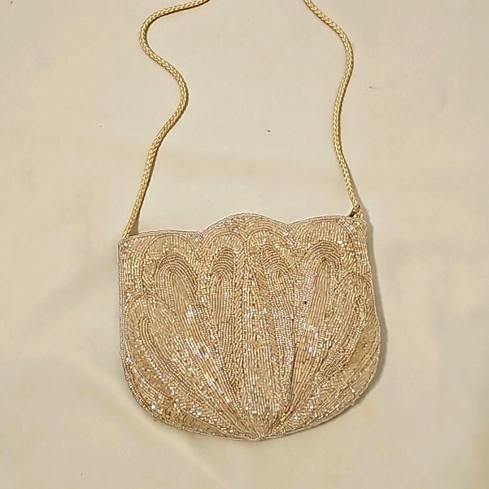 ‎Vintage beaded, crossbody bag.